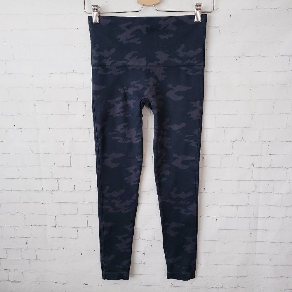 Spanx Seamless Camo Leggings Size M Gray Ankle Length High Waisted